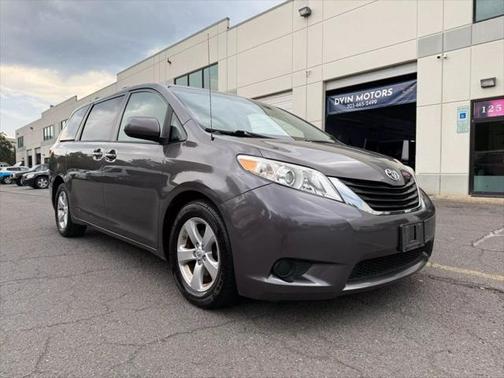 2012 Toyota Sienna LE