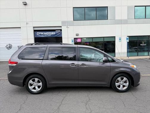 2012 Toyota Sienna LE