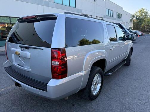 Silver Ice Metallic 2013 Chevrolet Suburban 1500 LT