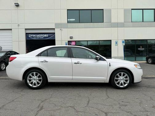 2010 Lincoln MKZ Base
