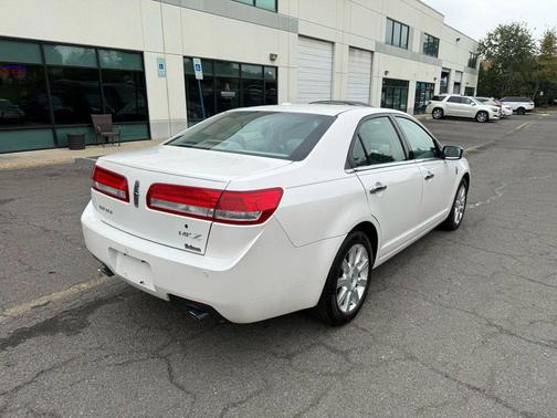 2010 Lincoln MKZ Base