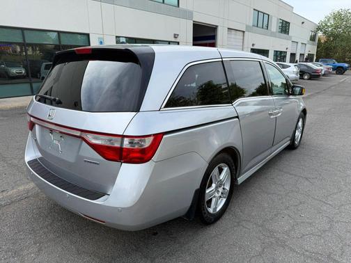 Alabaster Silver Metallic 2012 Honda Odyssey Touring Elite