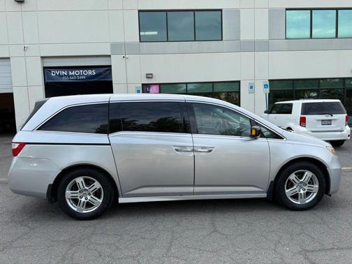 Alabaster Silver Metallic 2012 Honda Odyssey Touring Elite