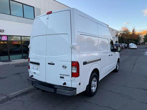 2013 Nissan NV Cargo NV2500 HD SV V8
