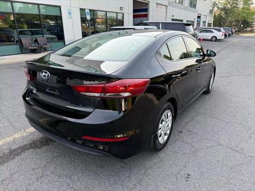 2018 Hyundai ELANTRA SE