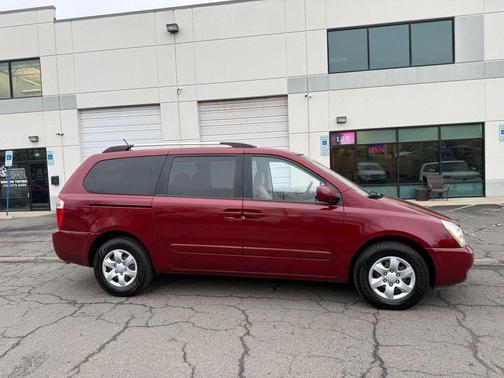 2010 Kia Sedona LX