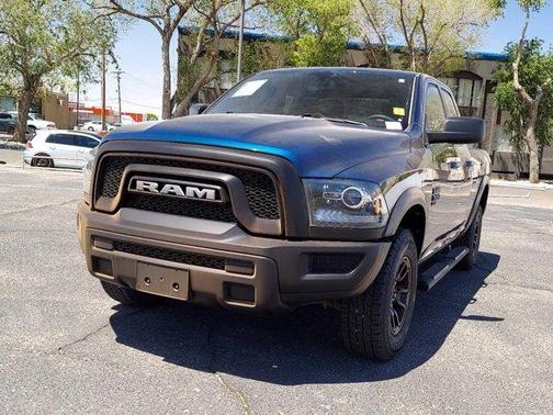 Photo 5 of 32 of 2021 RAM 1500 Classic SLT