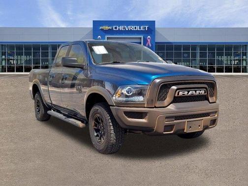 Photo 1 of 32 of 2021 RAM 1500 Classic SLT