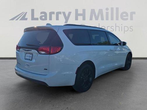 2020 Chrysler Pacifica Launch Edition
