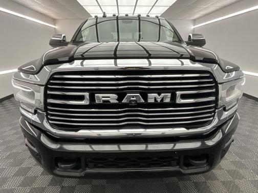 2020 RAM 3500 Laramie Crew Cab 4x4 8' Box