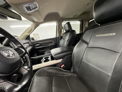 2020 RAM 3500 Laramie Crew Cab 4x4 8' Box
