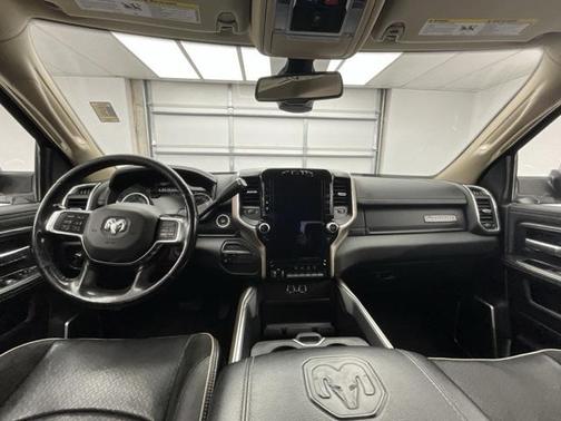 2020 RAM 3500 Laramie Crew Cab 4x4 8' Box