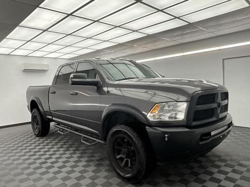 2017 RAM 3500 Tradesman Crew Cab 4x4 6'4' Box