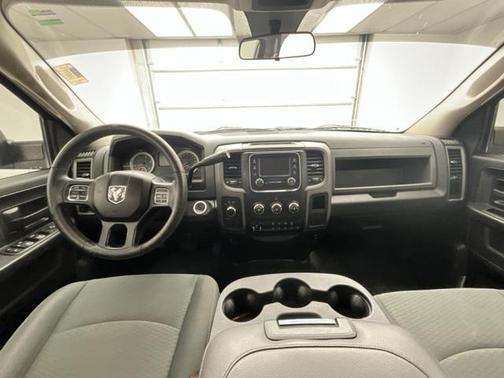 2017 RAM 3500 Tradesman Crew Cab 4x4 6'4' Box