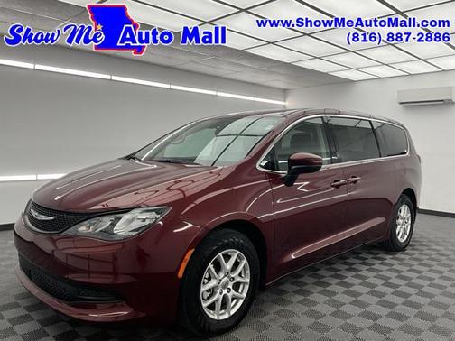 2022 Chrysler Voyager LX