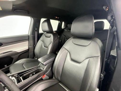 Bright White Clearcoat 2025 Jeep Compass Limited