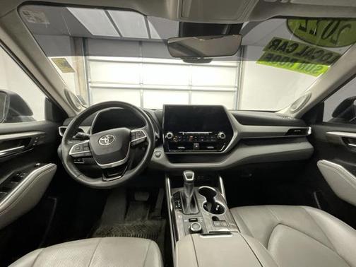 2022 Toyota Highlander Platinum