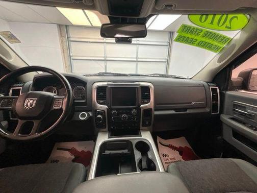 Brilliant Black Crystal Pearlcoat 2016 RAM 1500 Big Horn