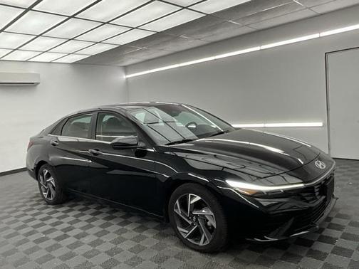 2025 Hyundai ELANTRA SEL