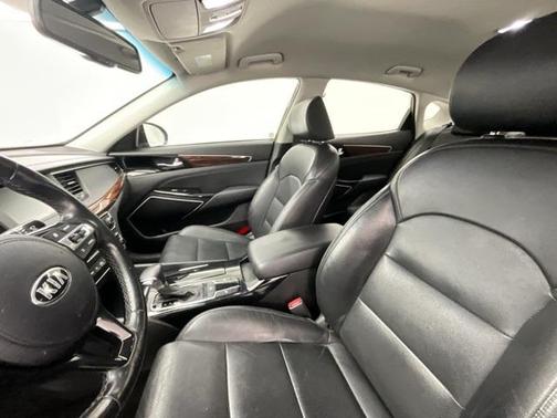 2019 Kia Cadenza Premium
