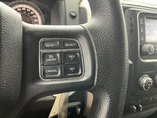 2017 RAM 1500 SLT