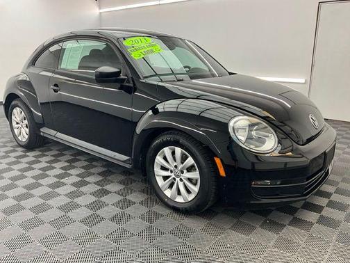 Black 2013 Volkswagen Beetle 2.5L