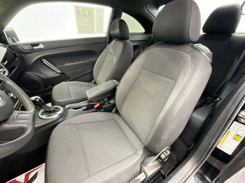 Black 2013 Volkswagen Beetle 2.5L