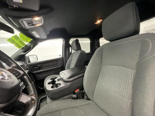 2022 RAM 2500 Tradesman Crew Cab 4x4 6'4' Box