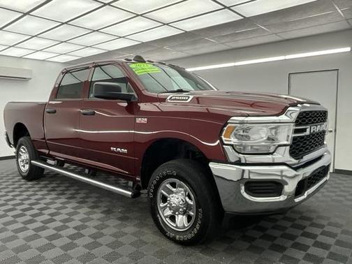 2022 RAM 2500 Tradesman Crew Cab 4x4 6'4' Box