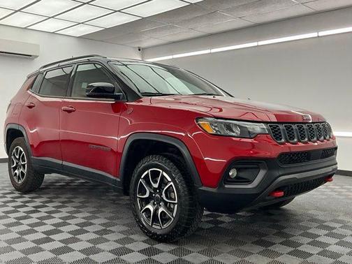 Red Hot Pearlcoat 2025 Jeep Compass Trailhawk