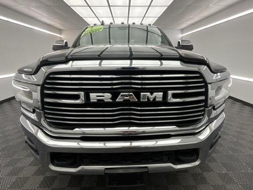 2022 RAM 3500 Laramie Crew Cab 4x4 8' Box