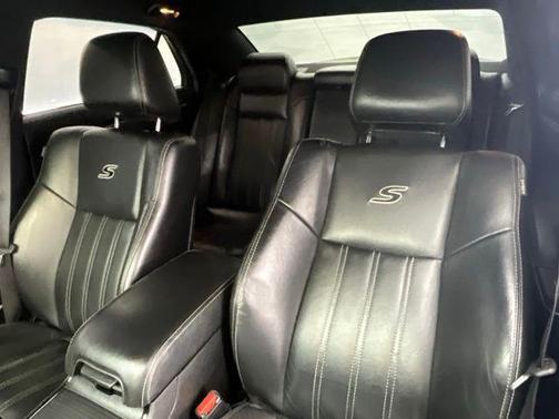 Granite Crystal Metallic Clearcoat 2019 Chrysler 300 S