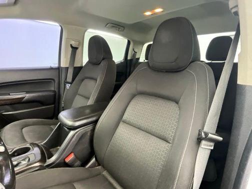 Summit White 2017 GMC Canyon SLE