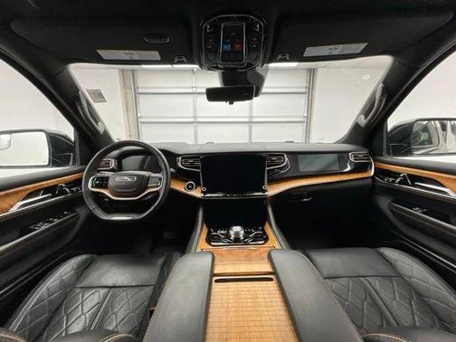 2024 Jeep Grand Wagoneer L Series III 4x4