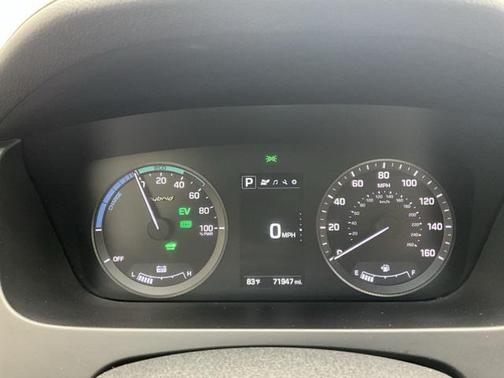2016 Hyundai SONATA Hybrid SE
