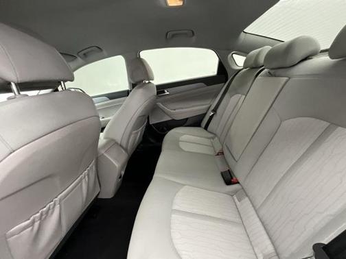 2016 Hyundai SONATA Hybrid SE
