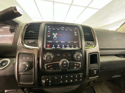 2018 RAM 3500 Laramie Crew Cab 4x4 6'4' Box