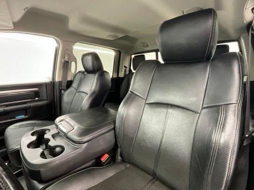 2018 RAM 3500 Laramie Crew Cab 4x4 6'4' Box