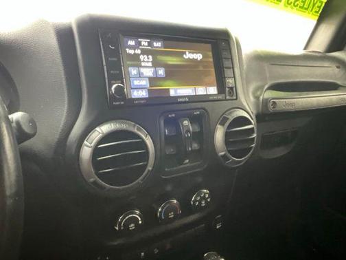 Granite Crystal Metallic Clearcoat 2017 Jeep Wrangler Unlimited Willy Wheeler 4x4