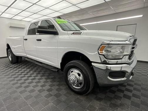 2020 RAM 3500 Tradesman Crew Cab 4x4 8' Box