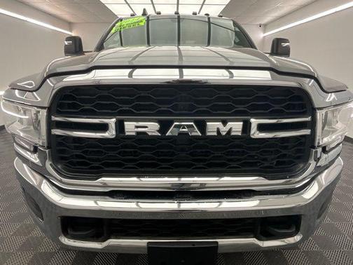2024 RAM 3500 Tradesman Crew Cab 4x4 8' Box
