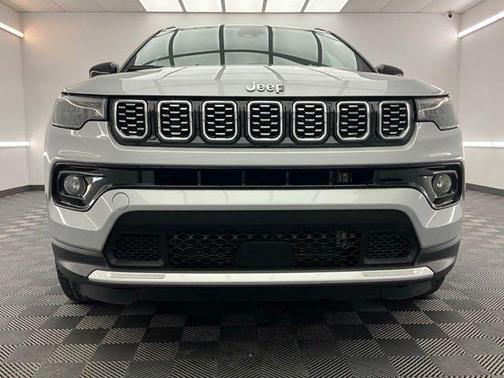 Silver Zynith Metallic Clearcoat 2025 Jeep Compass Limited