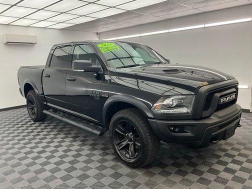 Diamond Black Crystal Pearlcoat 2021 RAM 1500 Classic SLT