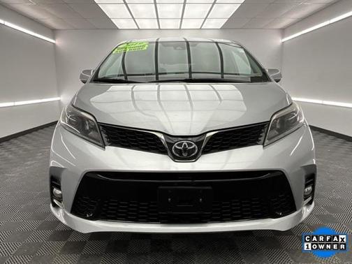 2019 Toyota Sienna SE