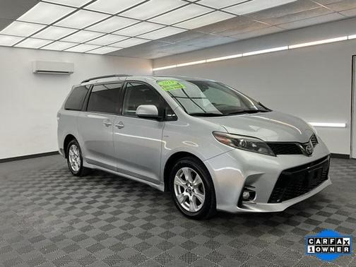 2019 Toyota Sienna SE