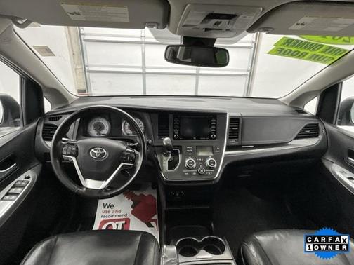 2019 Toyota Sienna SE
