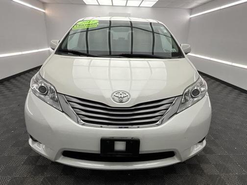 2017 Toyota Sienna XLE Premium