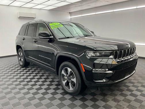 Diamond Black Crystal Pearlcoat 2022 Jeep Grand Cherokee 4xe Base