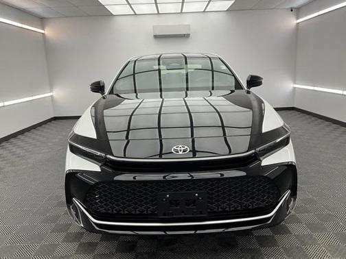 2025 Toyota Crown Platinum