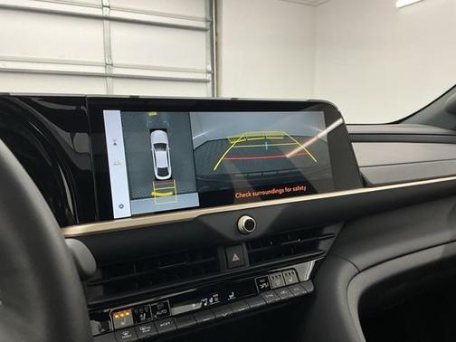 2025 Toyota Crown Platinum